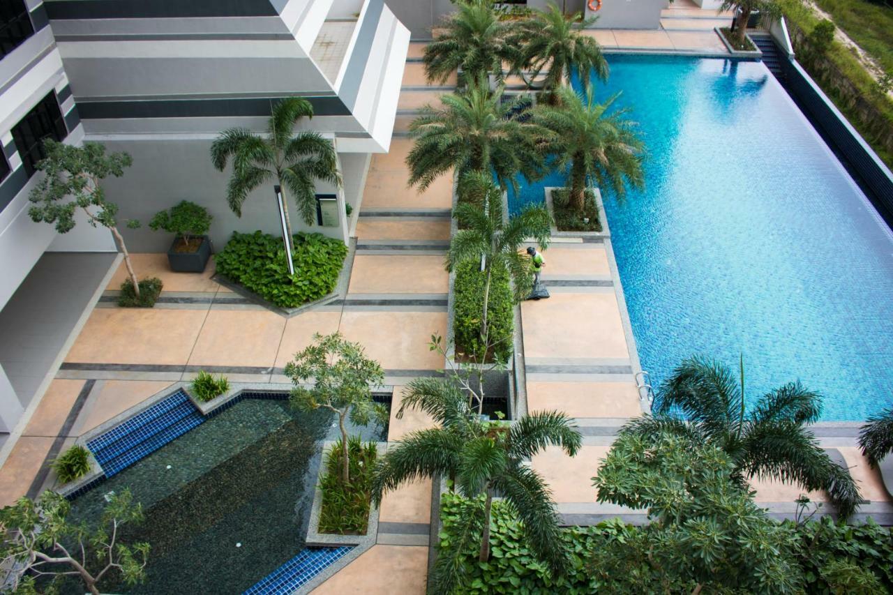 Ashton Meridin Suites Nusajaya  Exteriör bild
